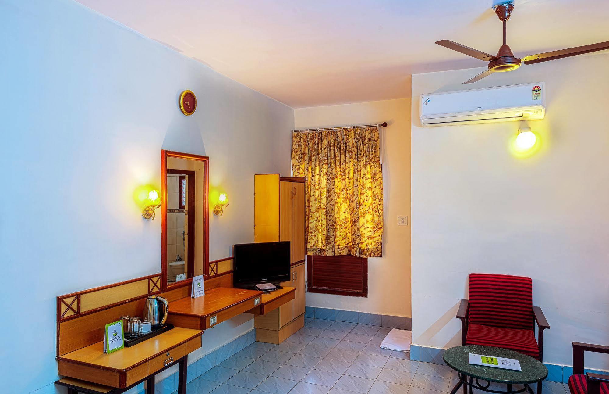 Hotel Saaket Residency 维沙卡帕特南 外观 照片
