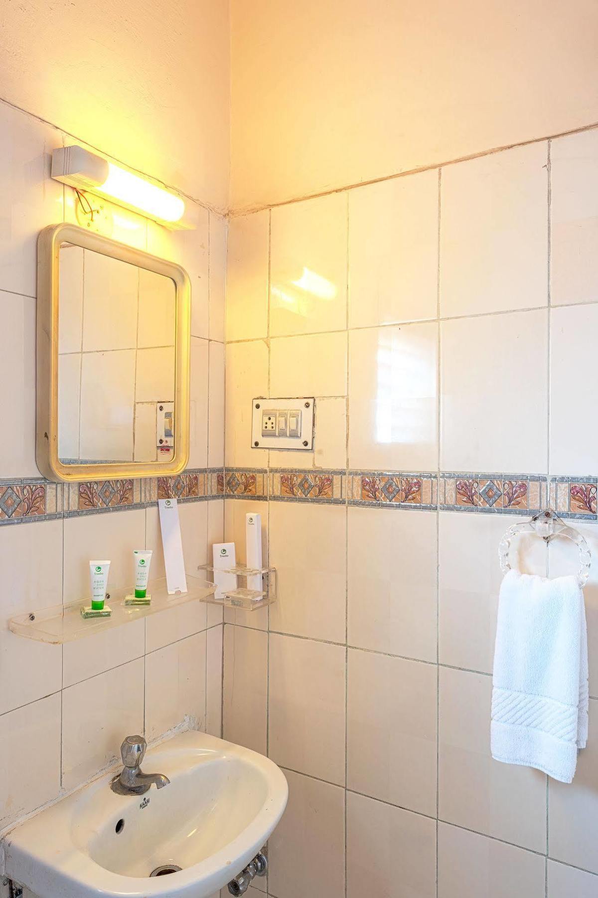 Hotel Saaket Residency 维沙卡帕特南 外观 照片
