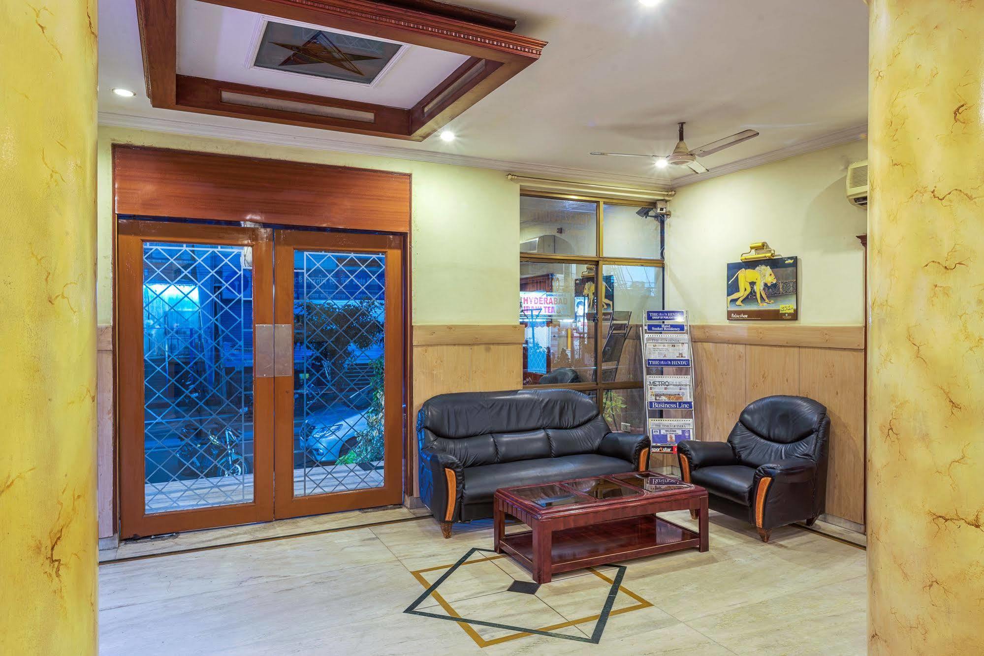 Hotel Saaket Residency 维沙卡帕特南 外观 照片