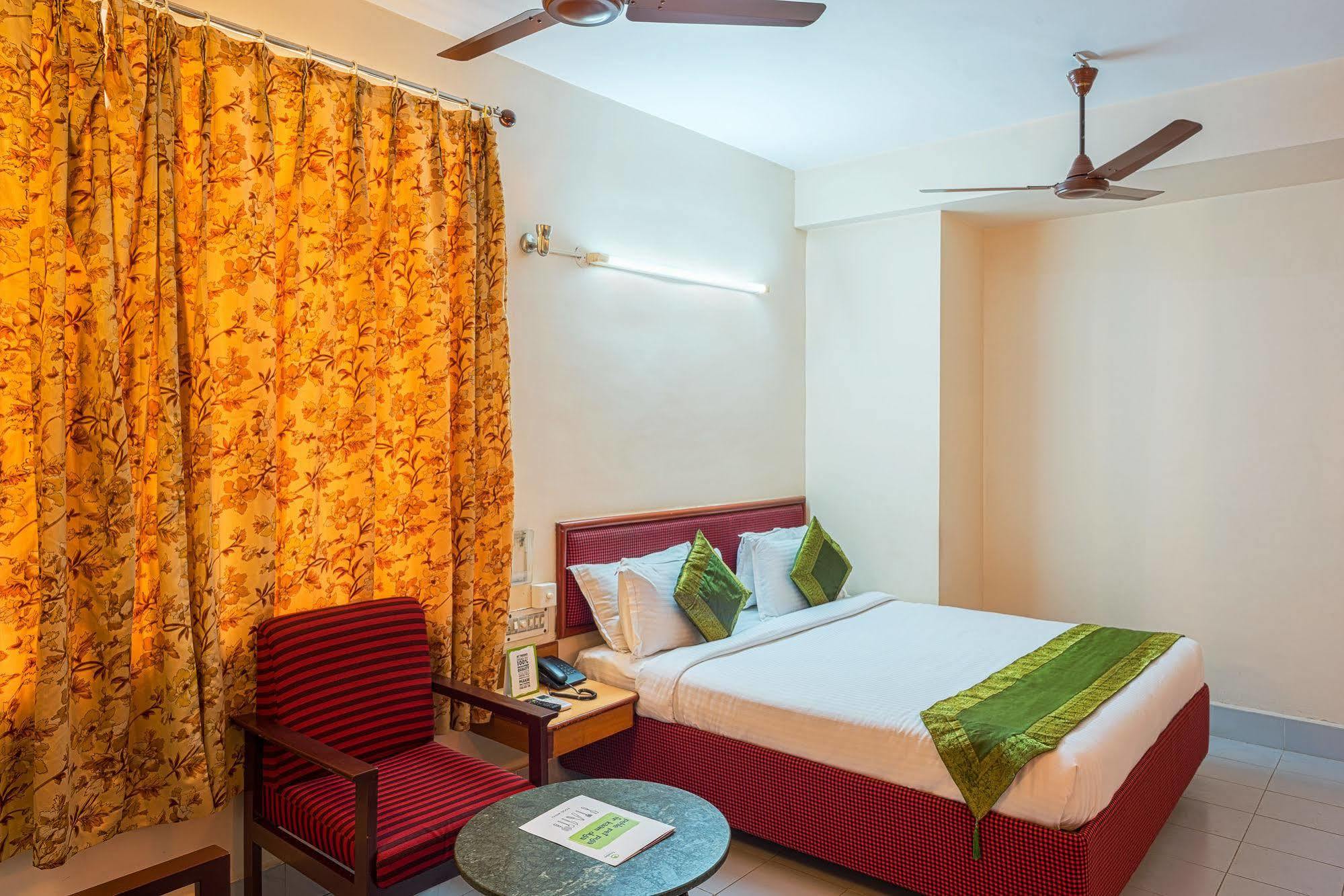 Hotel Saaket Residency 维沙卡帕特南 外观 照片