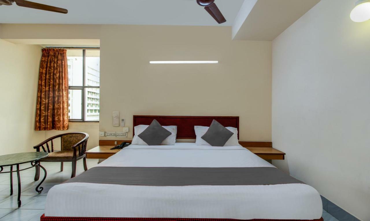 Hotel Saaket Residency 维沙卡帕特南 外观 照片