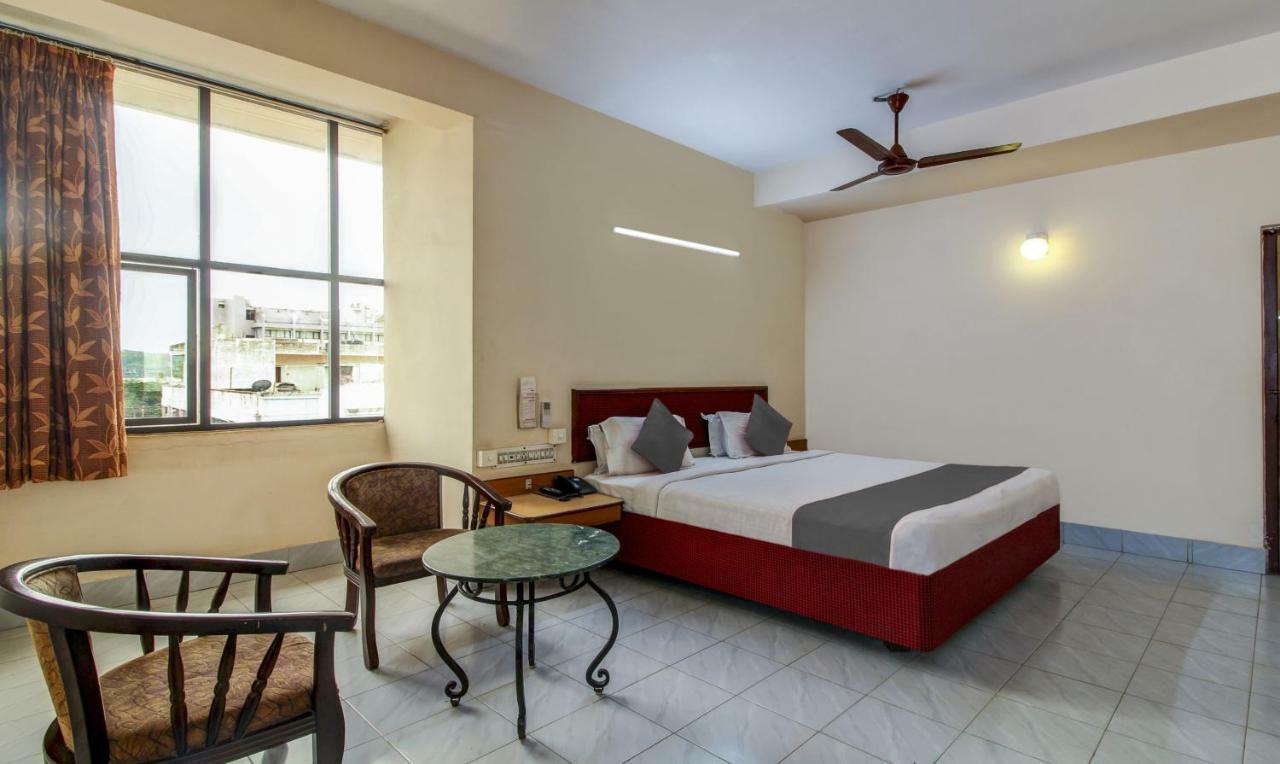 Hotel Saaket Residency 维沙卡帕特南 外观 照片